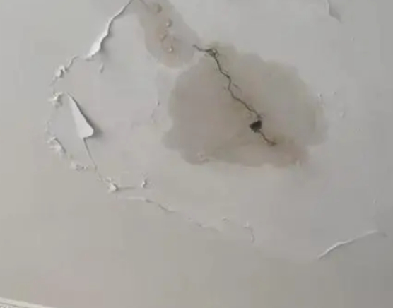 红塔阳台漏水维修公司分享下屋面防水工程质量问题原因分析